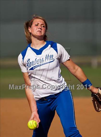 Thumbnail 2 in Barbers Hill vs Montgomery (4A Region 3 Quarterfinal) photogallery.