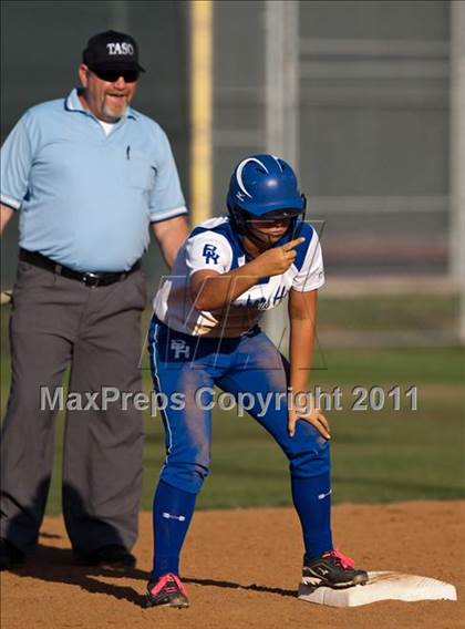 Thumbnail 2 in Barbers Hill vs Montgomery (4A Region 3 Quarterfinal) photogallery.