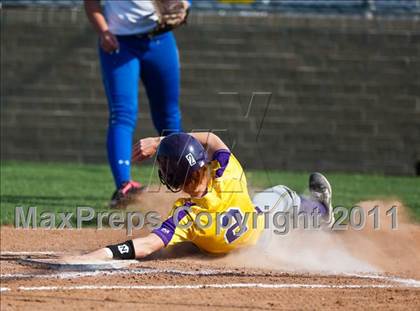 Thumbnail 2 in Barbers Hill vs Montgomery (4A Region 3 Quarterfinal) photogallery.