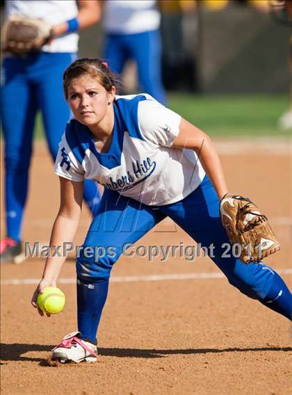 Thumbnail 2 in Barbers Hill vs Montgomery (4A Region 3 Quarterfinal) photogallery.