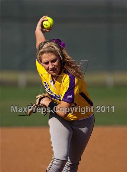 Thumbnail 3 in Barbers Hill vs Montgomery (4A Region 3 Quarterfinal) photogallery.