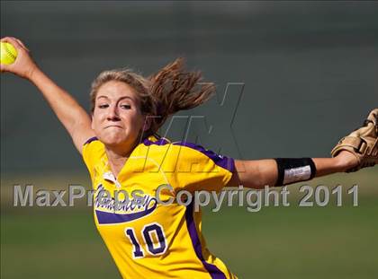 Thumbnail 3 in Barbers Hill vs Montgomery (4A Region 3 Quarterfinal) photogallery.