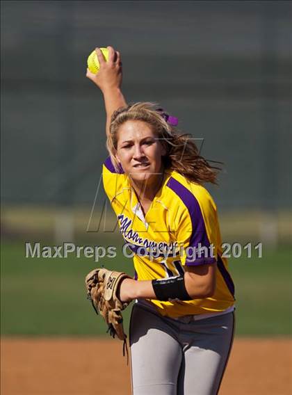 Thumbnail 1 in Barbers Hill vs Montgomery (4A Region 3 Quarterfinal) photogallery.