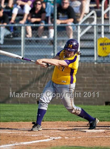Thumbnail 1 in Barbers Hill vs Montgomery (4A Region 3 Quarterfinal) photogallery.