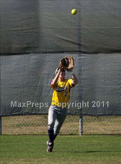 Thumbnail 2 in Barbers Hill vs Montgomery (4A Region 3 Quarterfinal) photogallery.