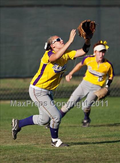 Thumbnail 1 in Barbers Hill vs Montgomery (4A Region 3 Quarterfinal) photogallery.