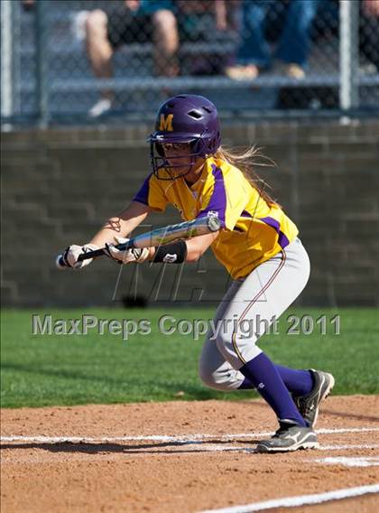 Thumbnail 2 in Barbers Hill vs Montgomery (4A Region 3 Quarterfinal) photogallery.