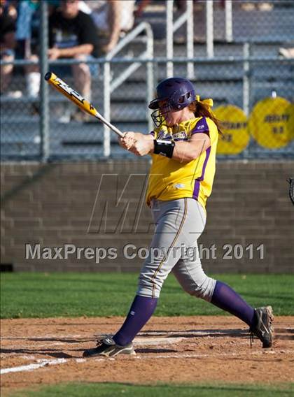 Thumbnail 3 in Barbers Hill vs Montgomery (4A Region 3 Quarterfinal) photogallery.