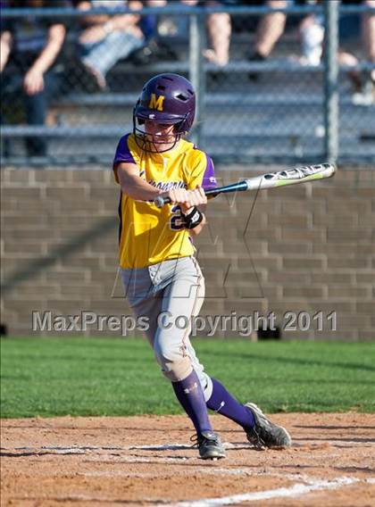 Thumbnail 2 in Barbers Hill vs Montgomery (4A Region 3 Quarterfinal) photogallery.