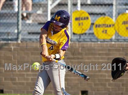 Thumbnail 2 in Barbers Hill vs Montgomery (4A Region 3 Quarterfinal) photogallery.