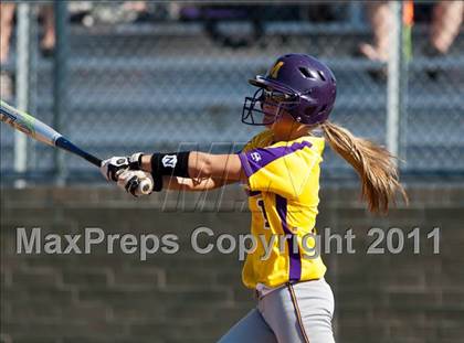 Thumbnail 3 in Barbers Hill vs Montgomery (4A Region 3 Quarterfinal) photogallery.