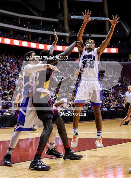 Thumbnail 2 in Salpointe Catholic vs. Shadow Mountain (AIA Dvision 4A Final) photogallery.