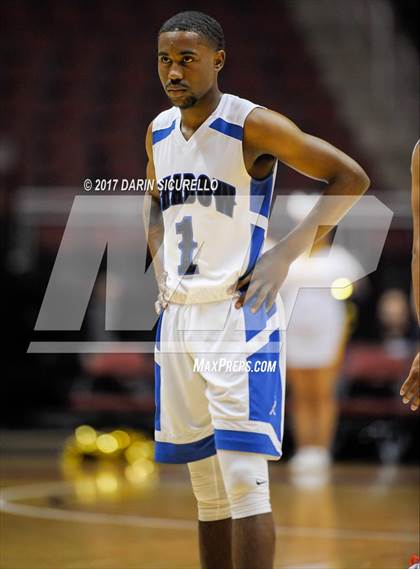 Thumbnail 1 in Salpointe Catholic vs. Shadow Mountain (AIA Dvision 4A Final) photogallery.
