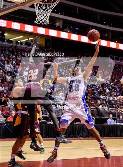 Thumbnail 2 in Salpointe Catholic vs. Shadow Mountain (AIA Dvision 4A Final) photogallery.