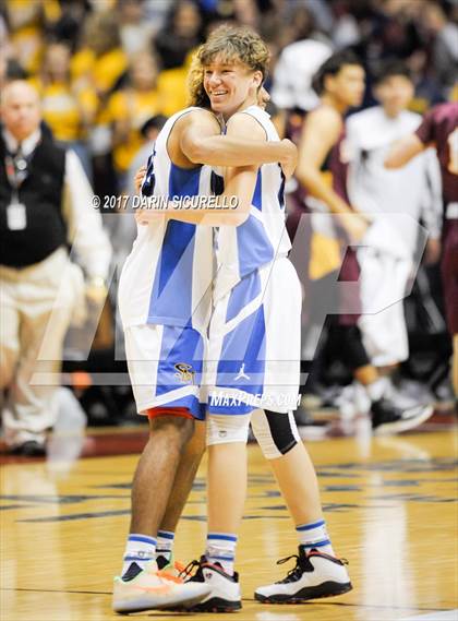 Thumbnail 3 in Salpointe Catholic vs. Shadow Mountain (AIA Dvision 4A Final) photogallery.