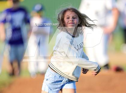 Thumbnail 2 in Early @ Peaster photogallery.