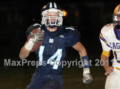 Thumbnail 2 in Mater Dei vs. Civic Memorial photogallery.