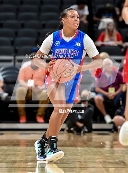 Thumbnail 2 in Indiana vs Kentucky All-Stars photogallery.