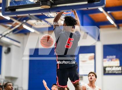 Thumbnail 3 in Coronado vs. Modesto Christian (Crush in the Valley) photogallery.