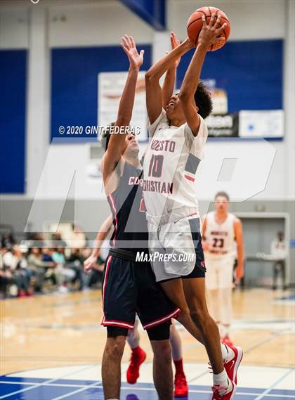 Thumbnail 1 in Coronado vs. Modesto Christian (Crush in the Valley) photogallery.