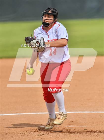 Thumbnail 3 in Taft vs  South San Antonio (NISD Softball Tournament) photogallery.