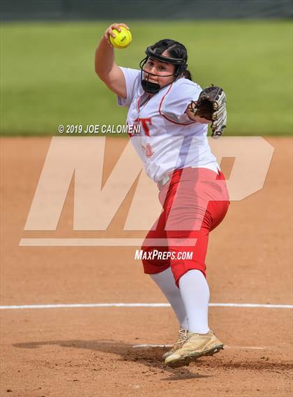 Thumbnail 3 in Taft vs  South San Antonio (NISD Softball Tournament) photogallery.