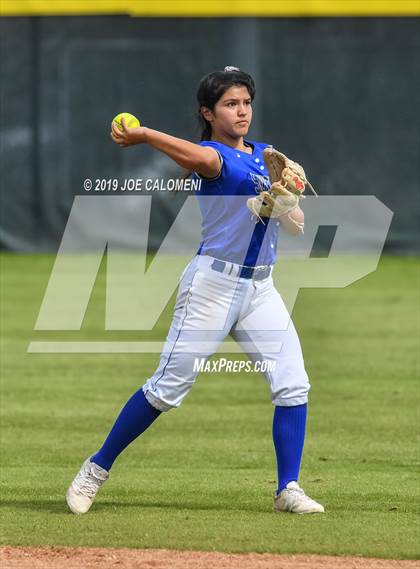 Thumbnail 3 in Taft vs  South San Antonio (NISD Softball Tournament) photogallery.