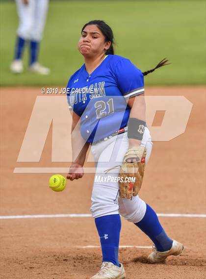 Thumbnail 2 in Taft vs  South San Antonio (NISD Softball Tournament) photogallery.