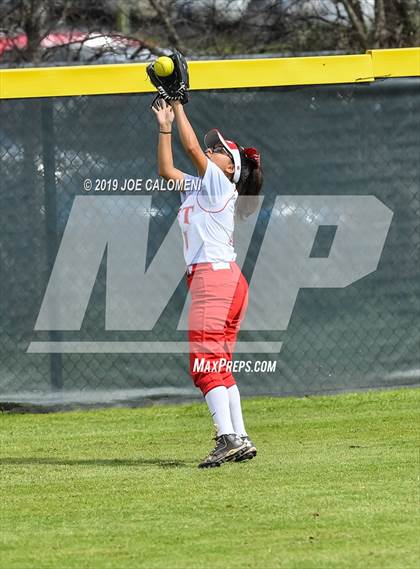 Thumbnail 2 in Taft vs  South San Antonio (NISD Softball Tournament) photogallery.