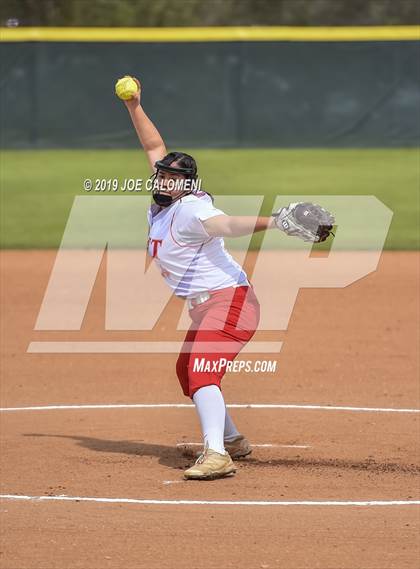 Thumbnail 1 in Taft vs  South San Antonio (NISD Softball Tournament) photogallery.