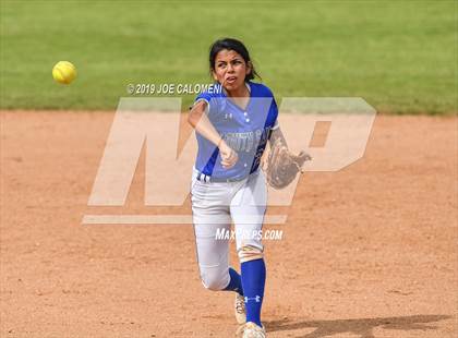 Thumbnail 2 in Taft vs  South San Antonio (NISD Softball Tournament) photogallery.