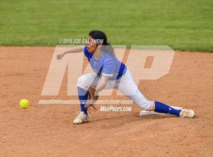 Thumbnail 2 in Taft vs  South San Antonio (NISD Softball Tournament) photogallery.