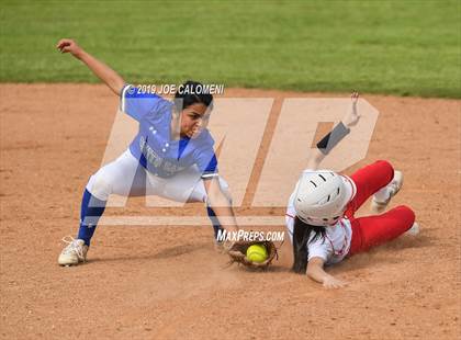 Thumbnail 3 in Taft vs  South San Antonio (NISD Softball Tournament) photogallery.
