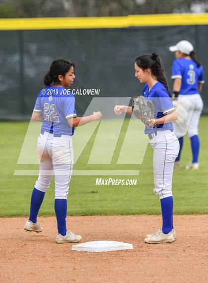 Thumbnail 2 in Taft vs  South San Antonio (NISD Softball Tournament) photogallery.