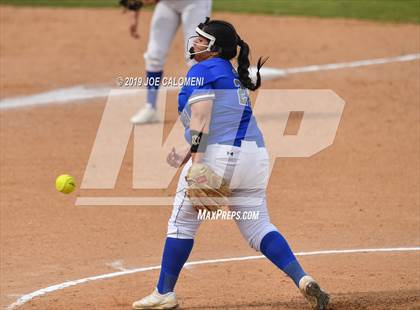 Thumbnail 1 in Taft vs  South San Antonio (NISD Softball Tournament) photogallery.