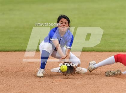 Thumbnail 2 in Taft vs  South San Antonio (NISD Softball Tournament) photogallery.