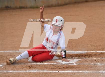 Thumbnail 1 in Taft vs  South San Antonio (NISD Softball Tournament) photogallery.