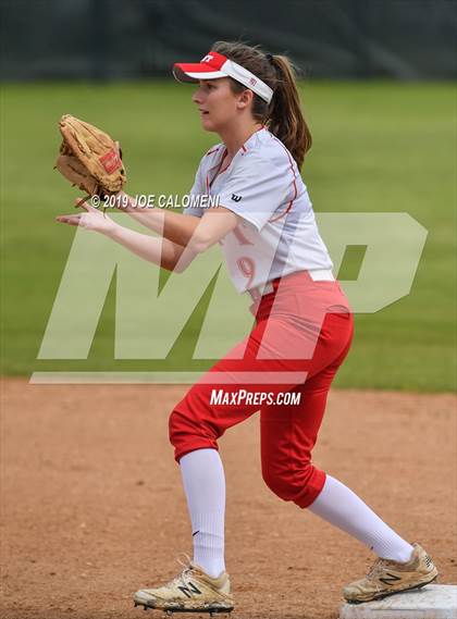 Thumbnail 2 in Taft vs  South San Antonio (NISD Softball Tournament) photogallery.
