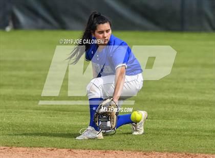 Thumbnail 1 in Taft vs  South San Antonio (NISD Softball Tournament) photogallery.