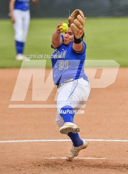 Thumbnail 3 in Taft vs  South San Antonio (NISD Softball Tournament) photogallery.