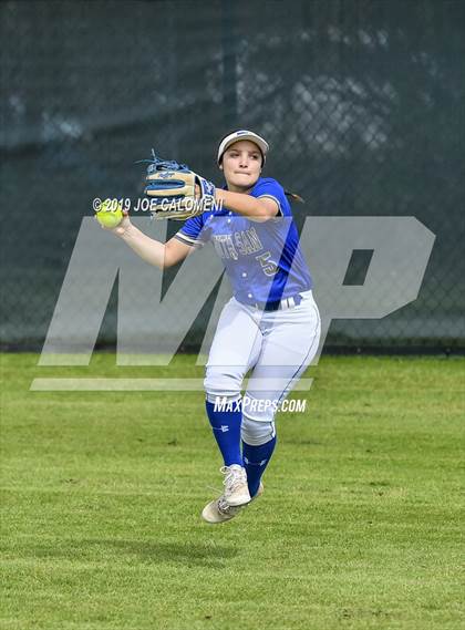 Thumbnail 1 in Taft vs  South San Antonio (NISD Softball Tournament) photogallery.