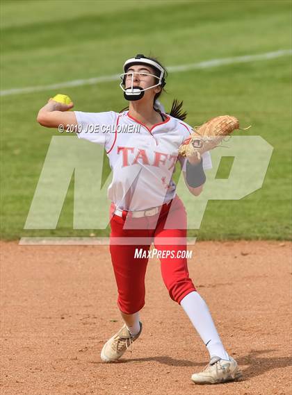 Thumbnail 2 in Taft vs  South San Antonio (NISD Softball Tournament) photogallery.