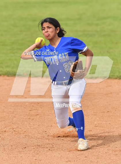 Thumbnail 2 in Taft vs  South San Antonio (NISD Softball Tournament) photogallery.