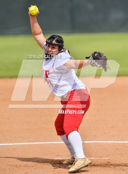 Thumbnail 1 in Taft vs  South San Antonio (NISD Softball Tournament) photogallery.