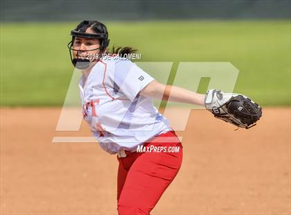 Thumbnail 2 in Taft vs  South San Antonio (NISD Softball Tournament) photogallery.