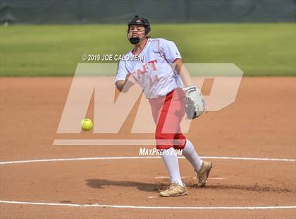Thumbnail 2 in Taft vs  South San Antonio (NISD Softball Tournament) photogallery.