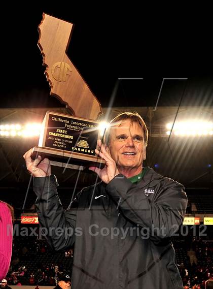 Thumbnail 1 in De La Salle vs. Centennial (CIF State Open Division Final) photogallery.