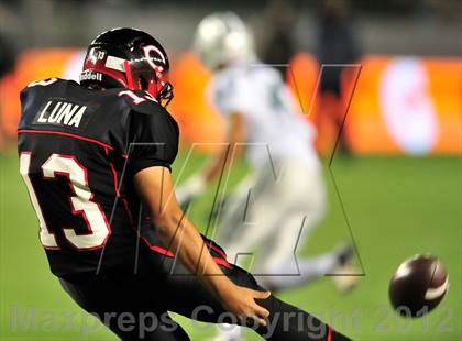 Thumbnail 2 in De La Salle vs. Centennial (CIF State Open Division Final) photogallery.