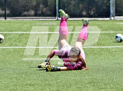 Thumbnail 3 in Farmington vs. Bosque photogallery.