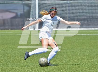 Thumbnail 2 in Farmington vs. Bosque photogallery.